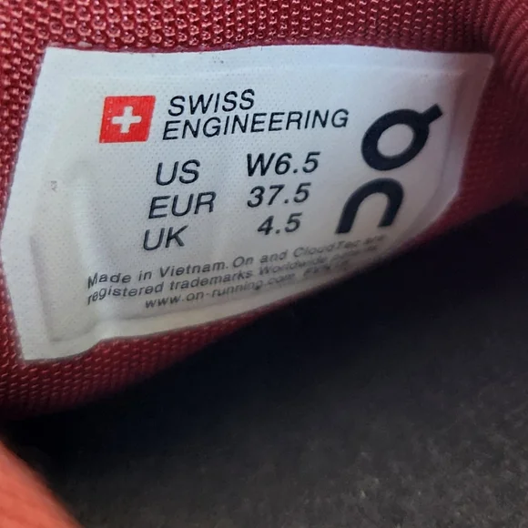 On Running "Cloudflow" Running Athletic Shoes Guava Dustrose | Women's Size 6.5 - Picture 12 of 15